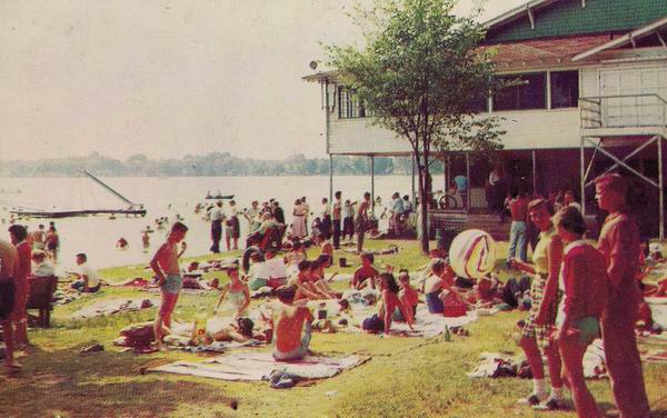 Pleasant Lake Michigan Bartletts Resort Beach (newer photo)